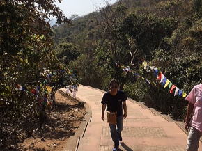 仏跡ラージキルの霊鷲山の道