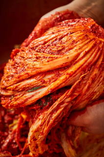 手のひらから受け継がれるキムチ