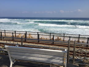 正東津駅からみた海