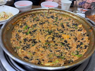鍋のあとは炒めご飯