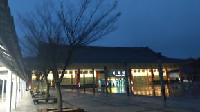早朝雨の晋州駅