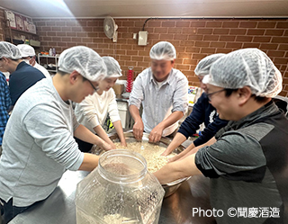 聞慶酒造でマッコリ作り体験
