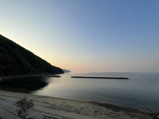 波の音が心地いい海音真理