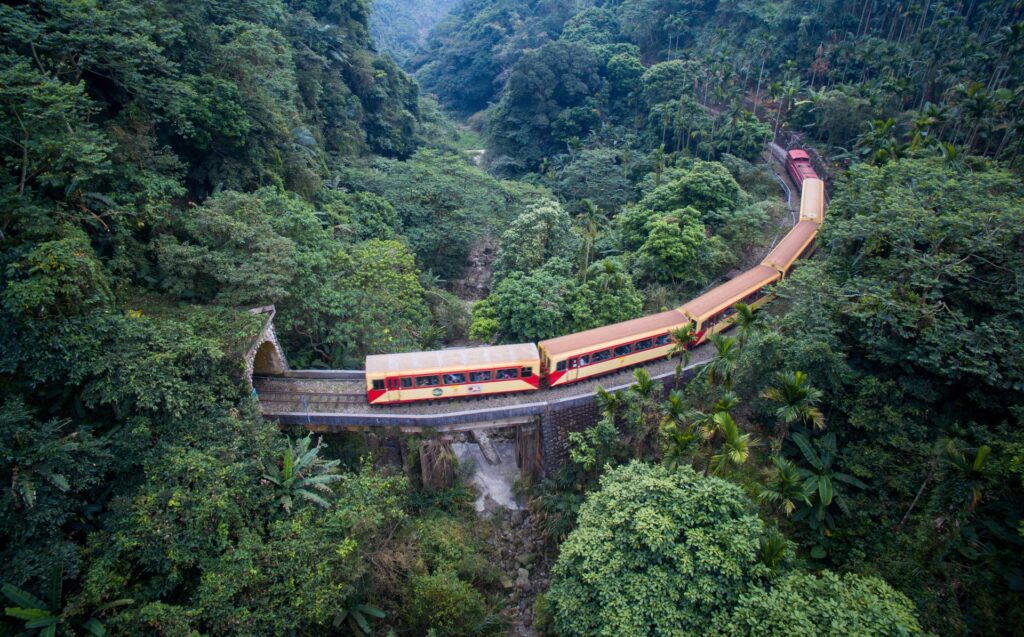 阿里山鐵路　屏遮那車站付近