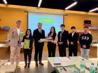 台湾の学校訪問